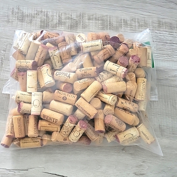 n/a Other - Bag of vine corks